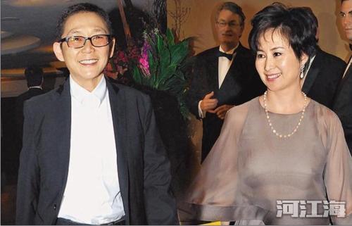 何超琼年轻时照片和李嘉欣谁漂亮 何超琼有孩子吗坠马不能生育